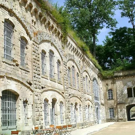 L'enseigne -location De 2 Privatifs Avec Шале Venizel