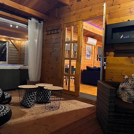 L'enseigne -location De 2 Privatifs Avec Venizel